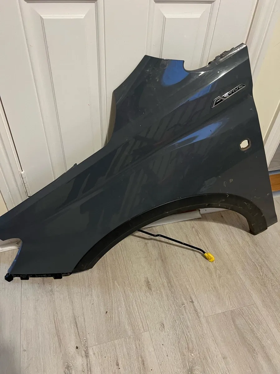 Front bumper left and wing 2024 ford grand tourneo - Image 4