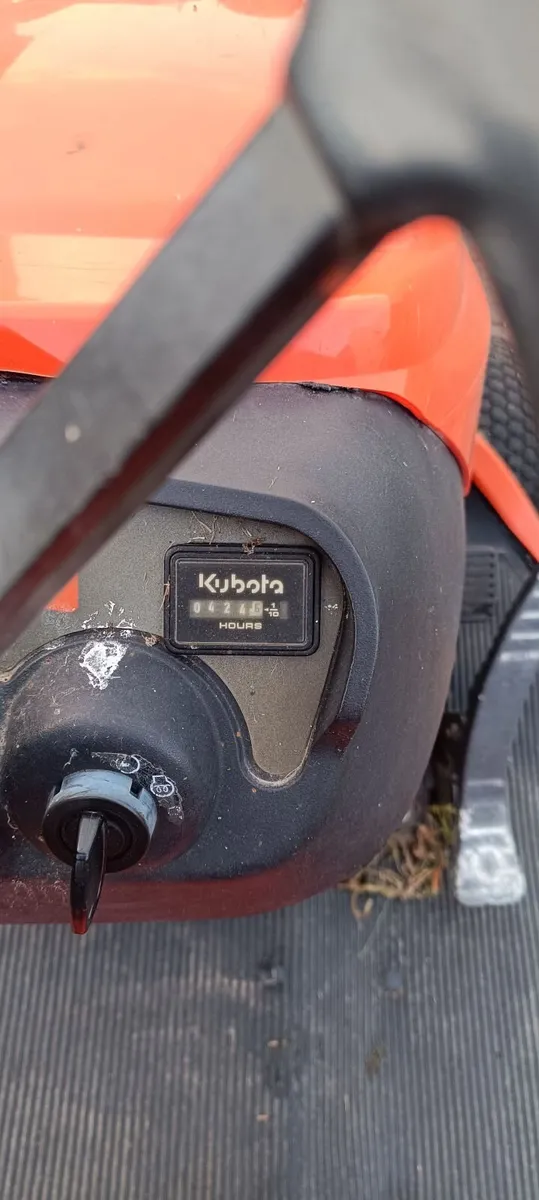 Ride on lawnmower - Image 1