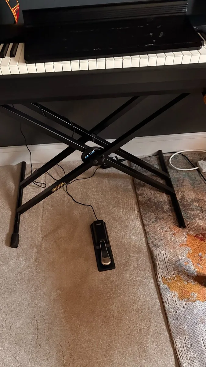 Roland FP-30X Bundle (stand/stand/pedal) - Image 2