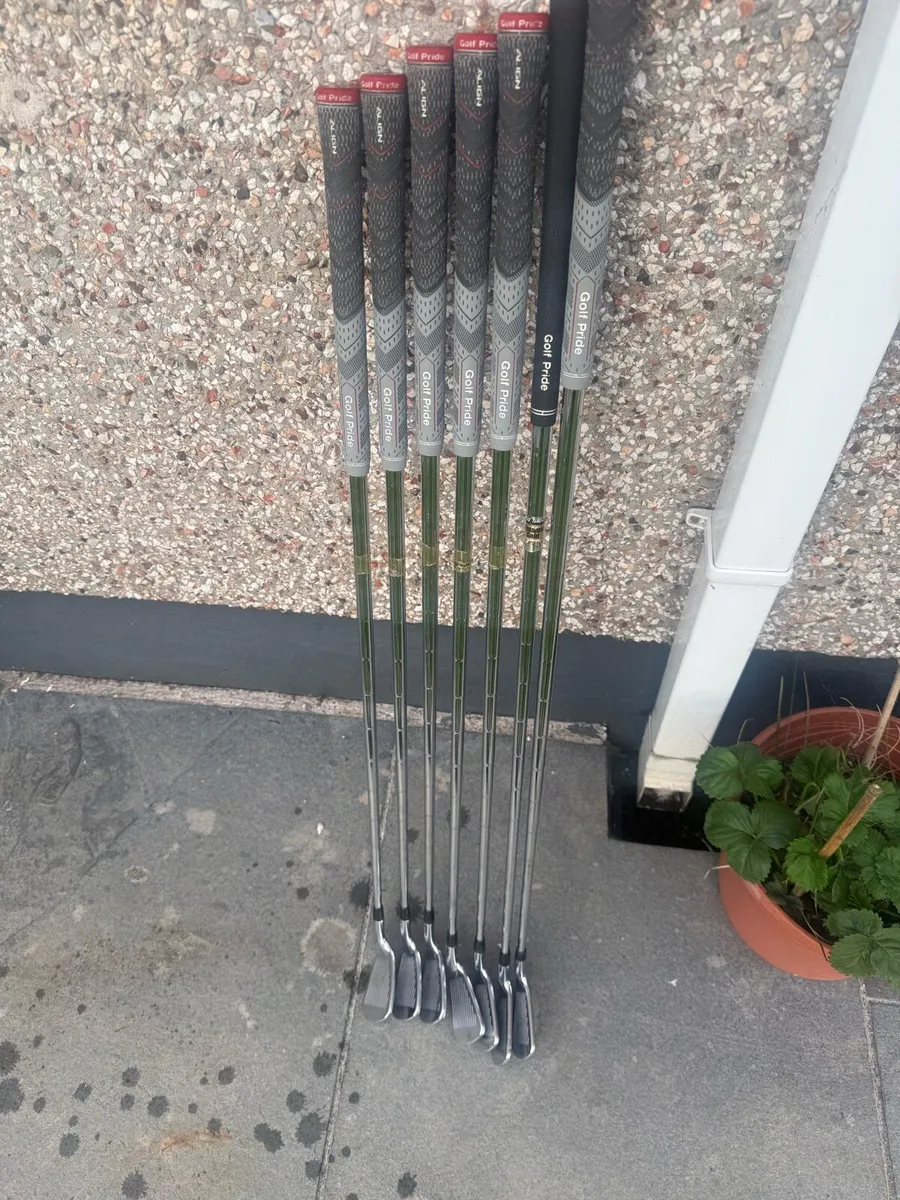Titleist ap2 left hand irons - Image 2
