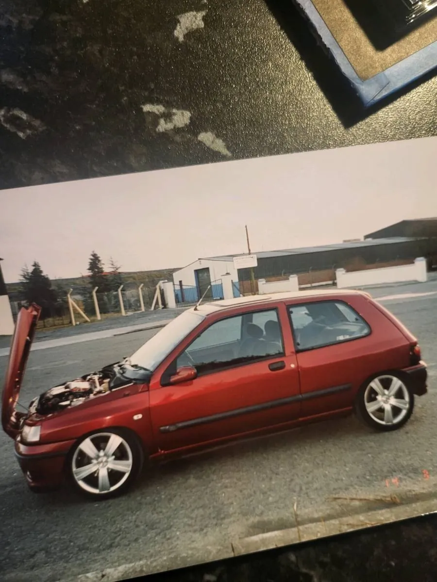 Clio 1.8 16v - Image 3