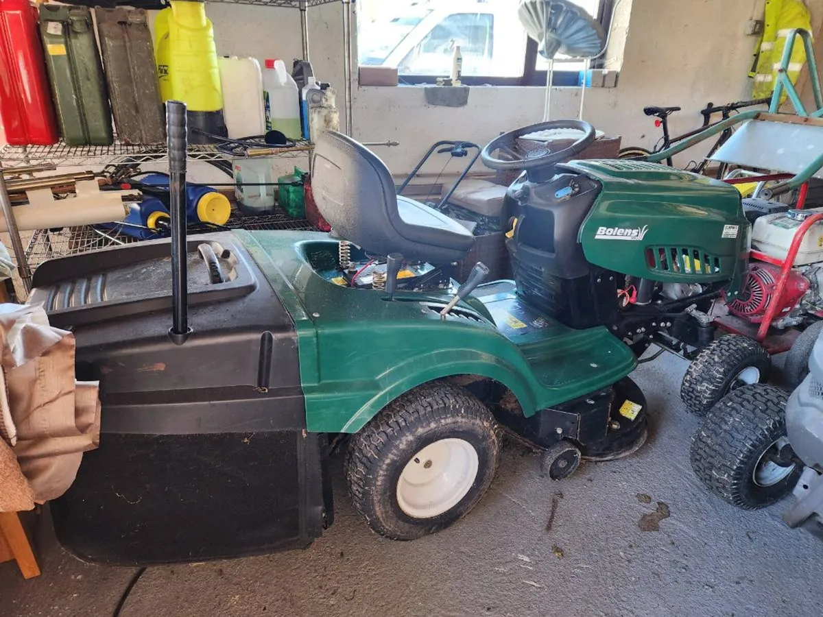 MTD ride on lawnmower - Image 4