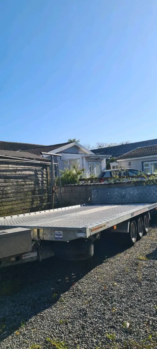 Tri axle indespension tilt bed transporter - Image 1