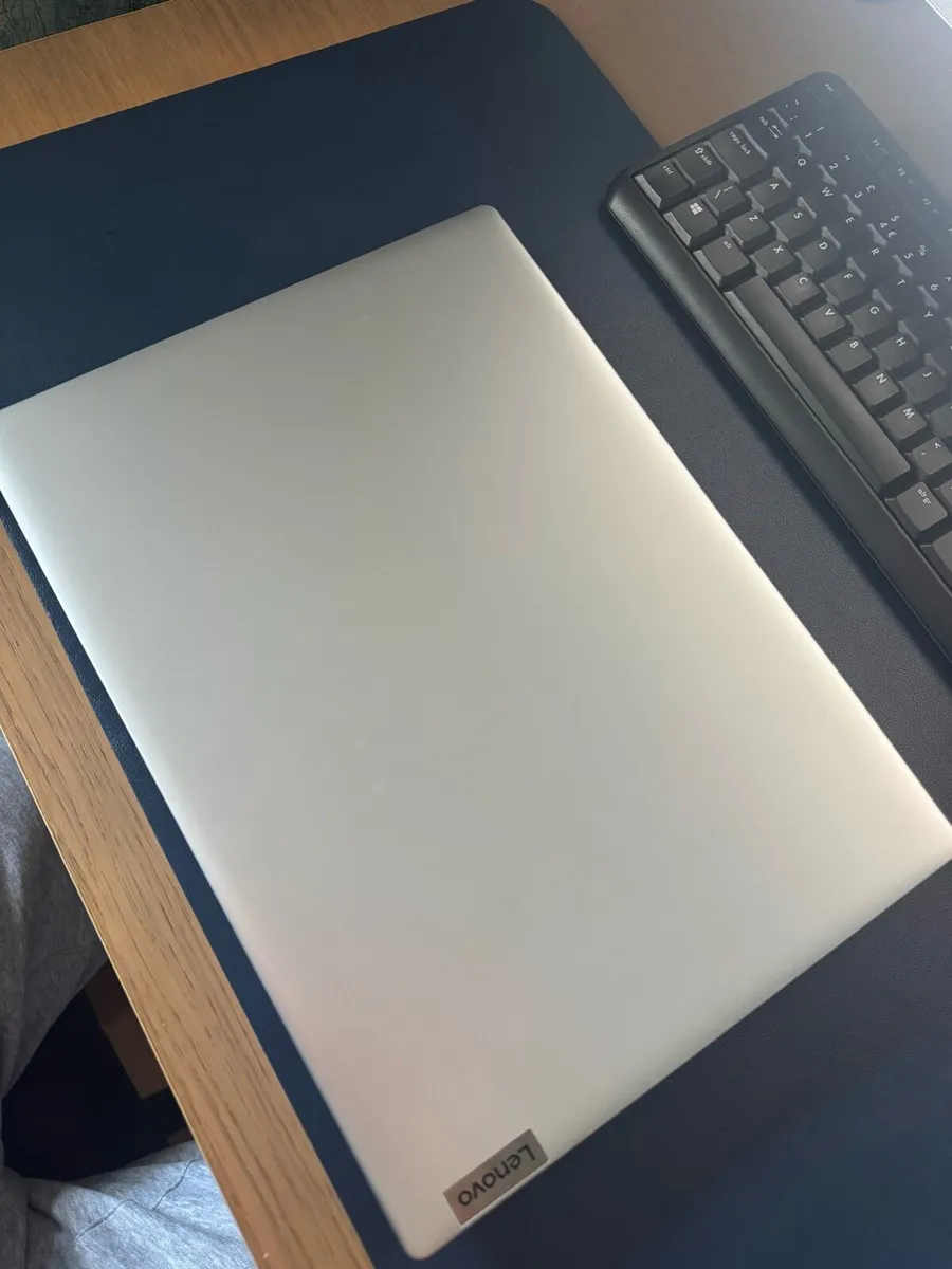 Lenovo Idea-pad silver LIKE NEW - Image 1