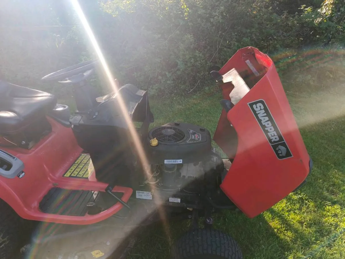 Ride on Lawnmower - Image 3