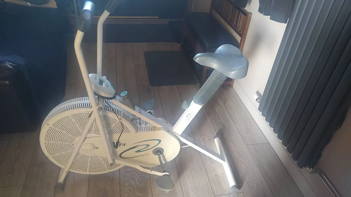 Exercise bike - Image 1
