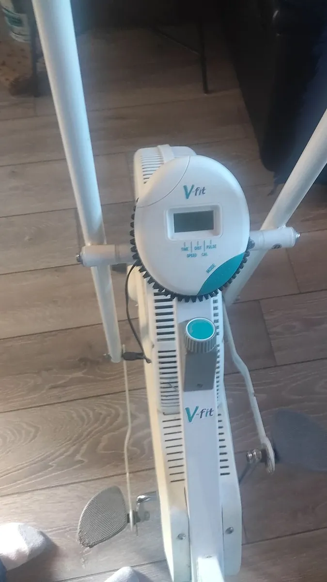 Exercise bike - Image 2