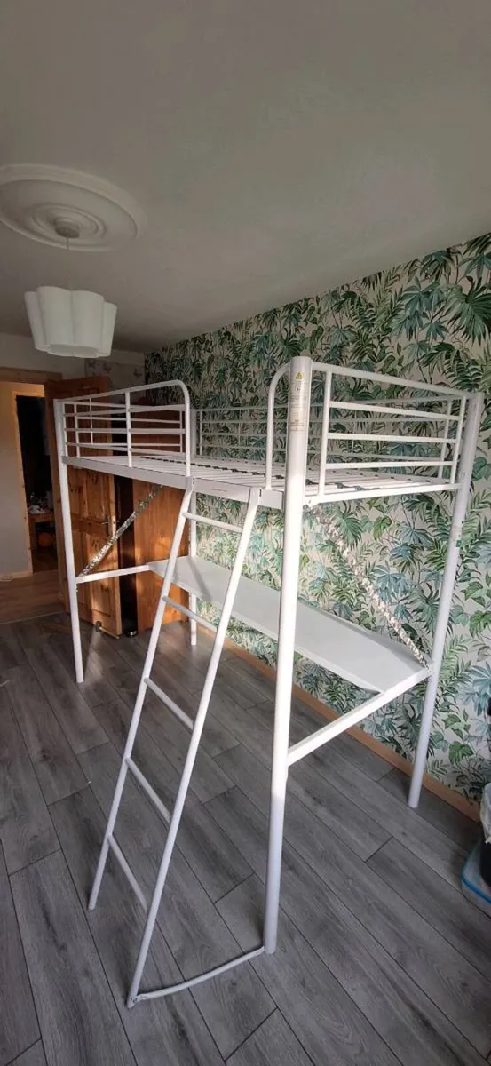 Bunk bed