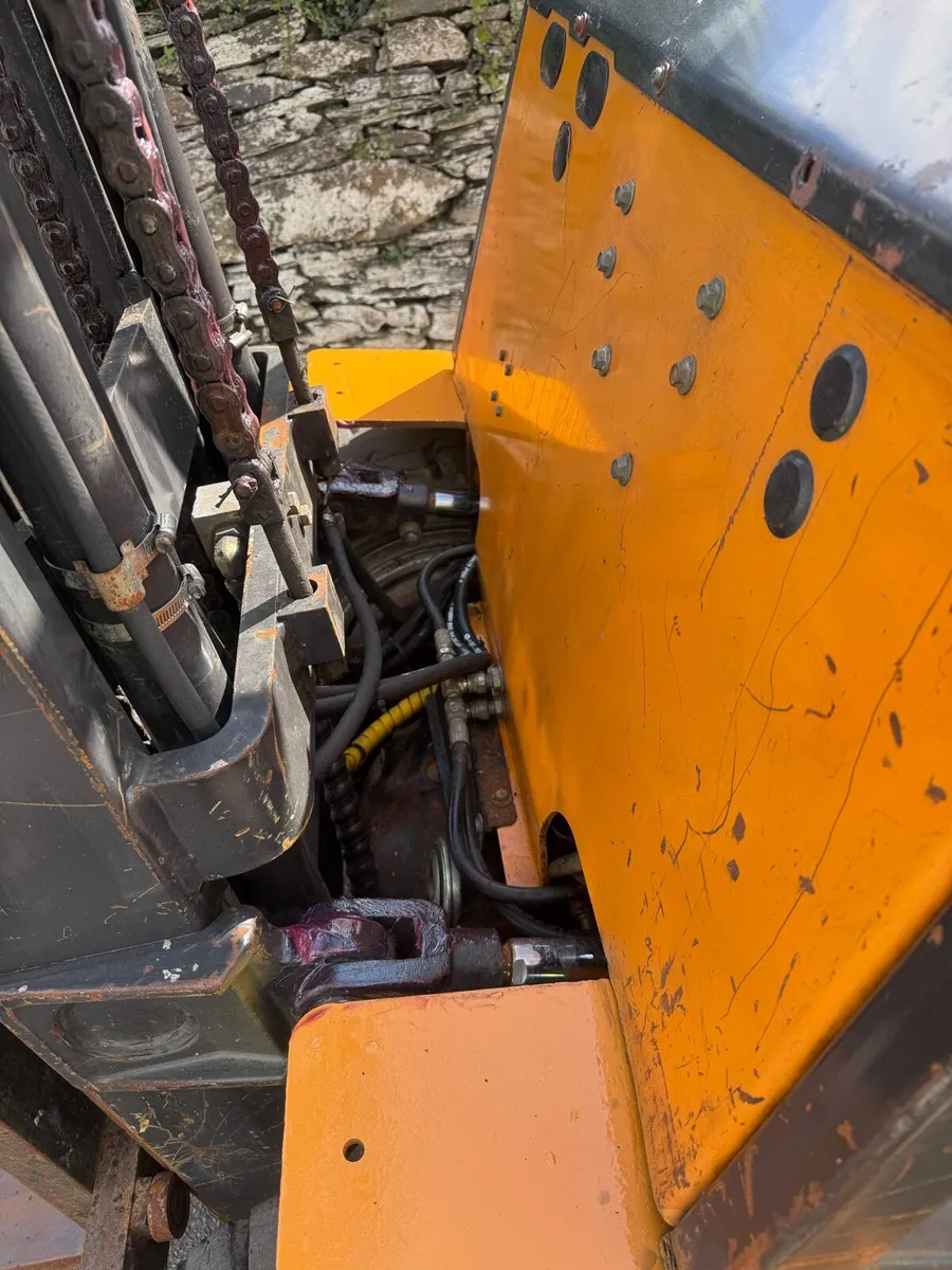 Fork lift . Samuk 3 Ton yanmar Diesel - Image 2