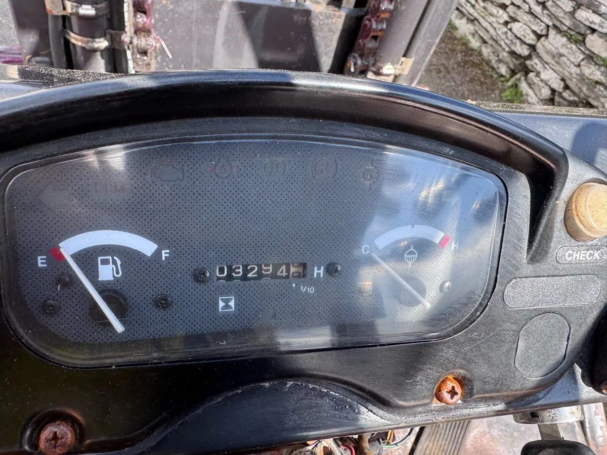 Fork lift . Samuk 3 Ton yanmar Diesel - Image 3