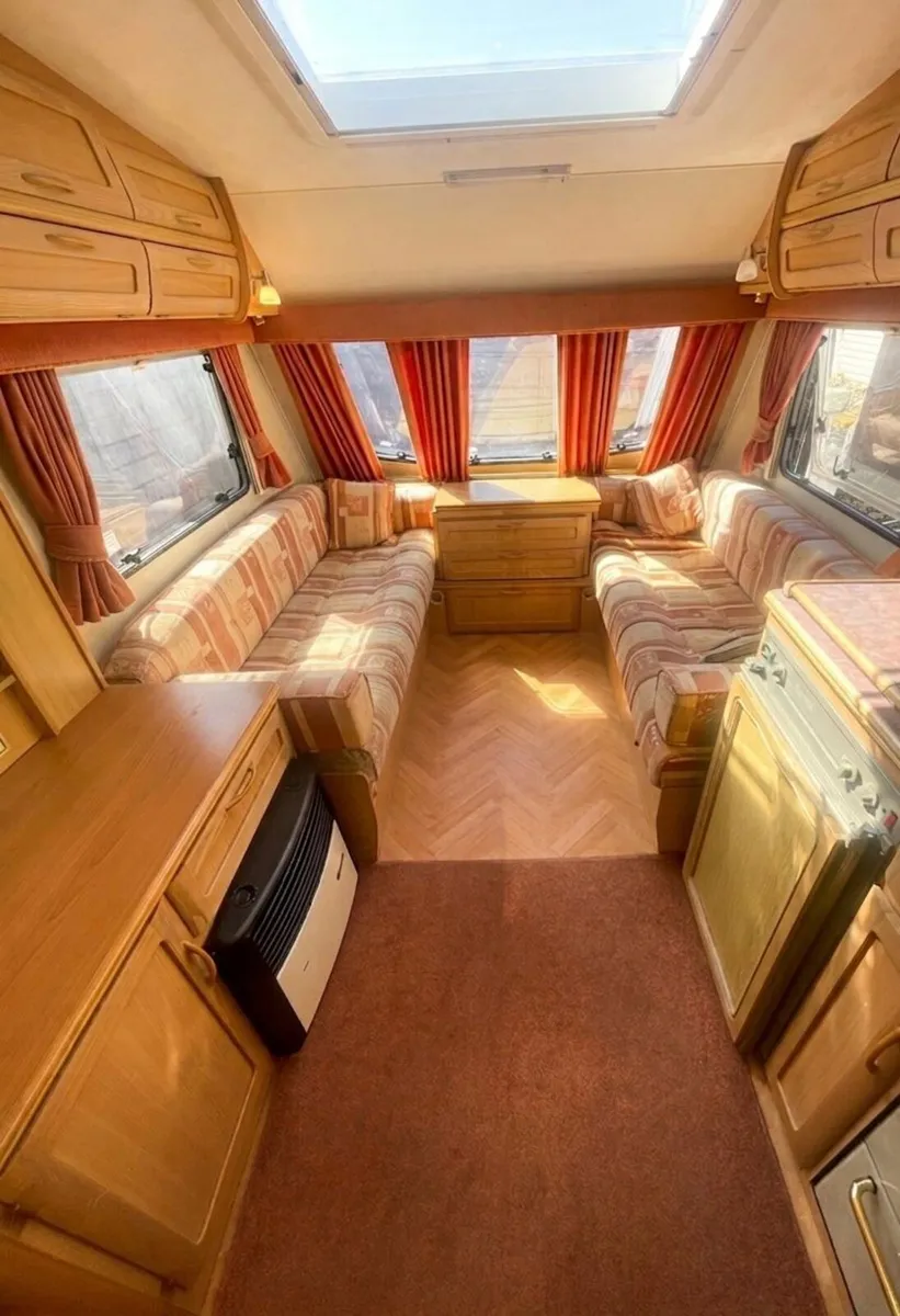 2/3 berth Light weight touring caravan for sale - Image 3