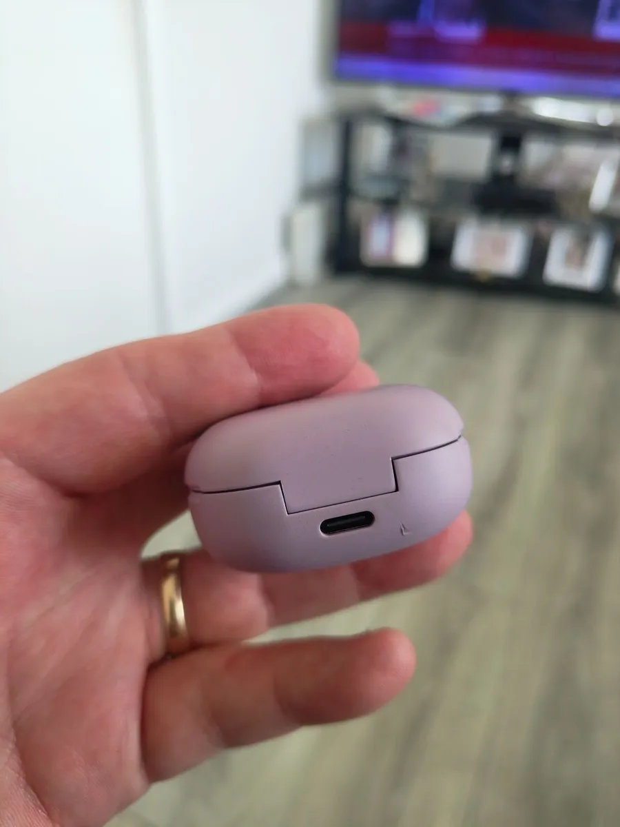 Samsung galaxy buds 2pro like New - Image 4