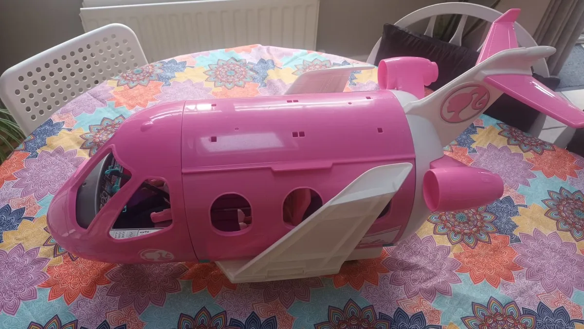 Barbie airplane - Image 1