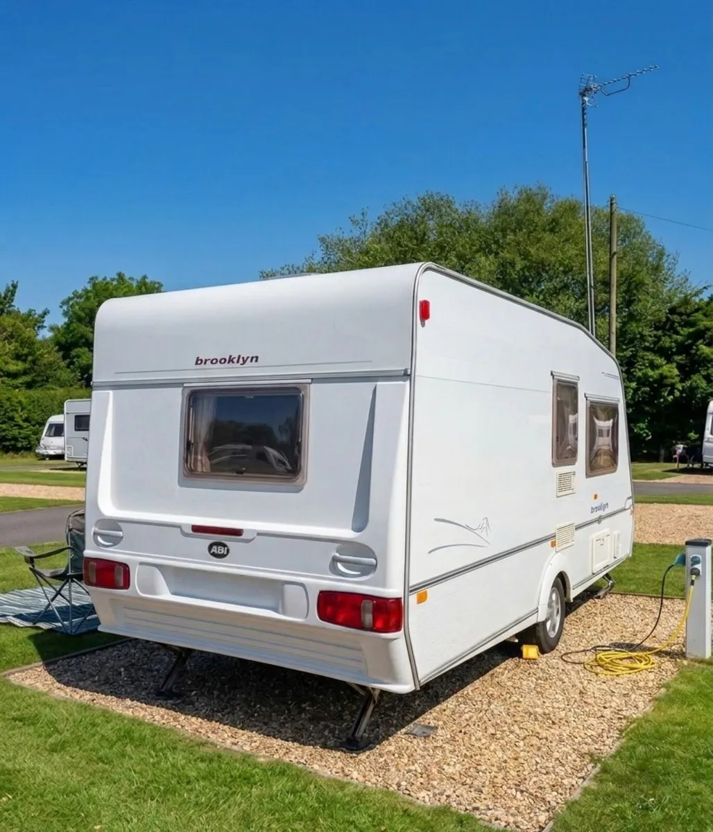 2/3 berth Light weight touring caravan for sale - Image 2