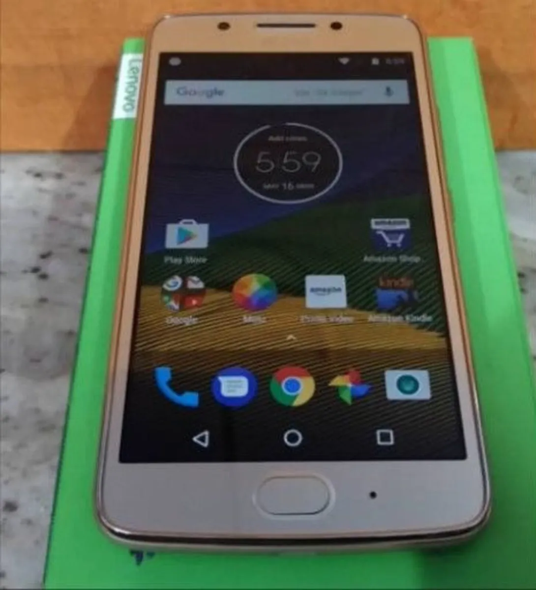 Motorola G5 mobile phone - Image 3