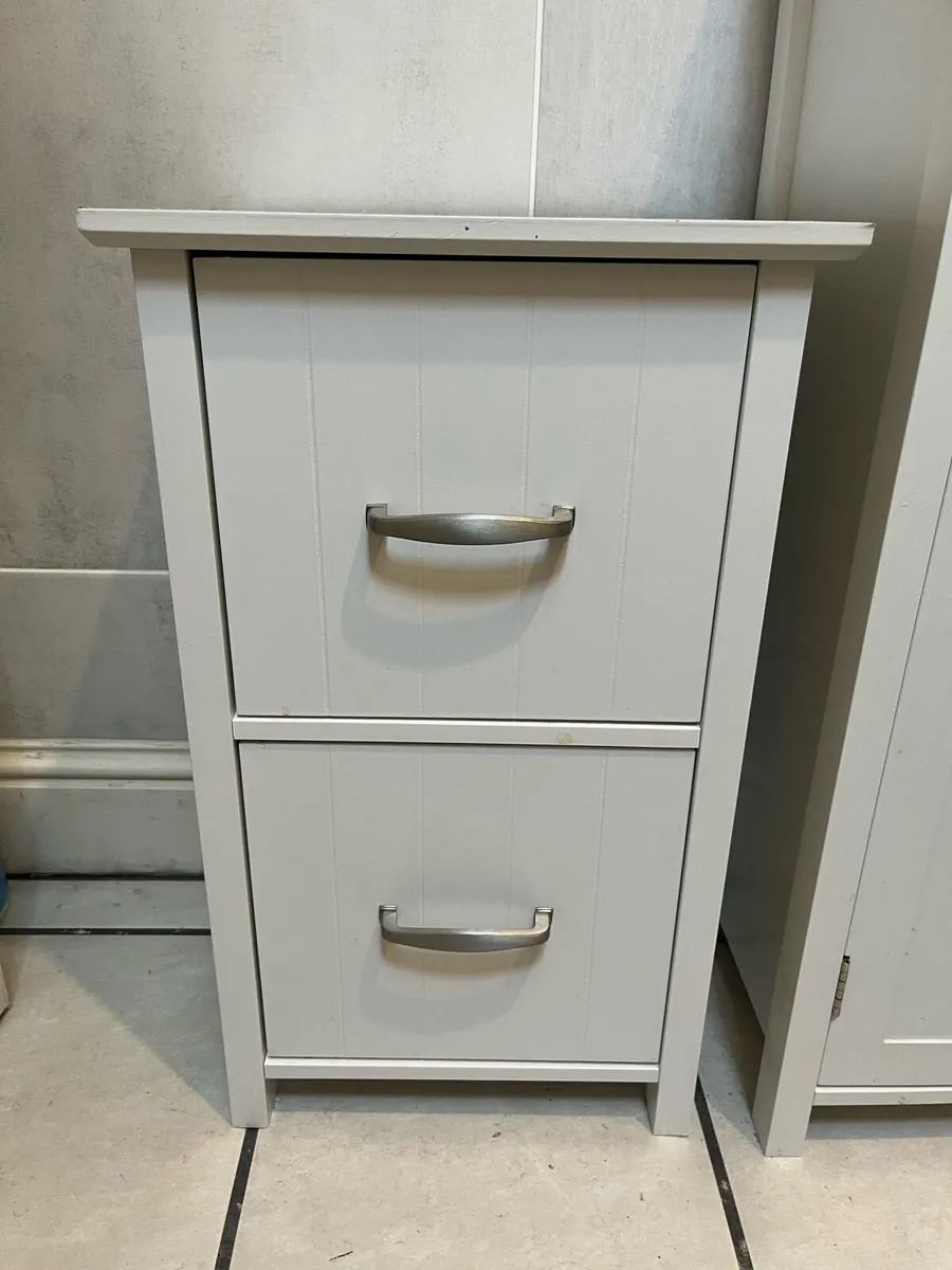 Bathroom cabinet/press - Image 1