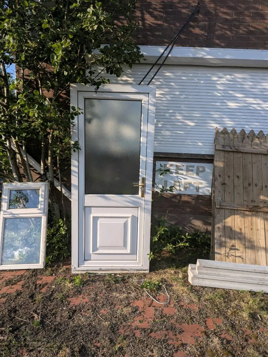 PVC door and frame two keys - Image 1