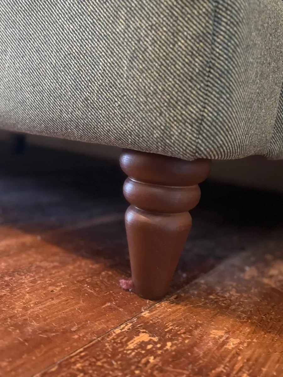 4 seater sofa - Image 2