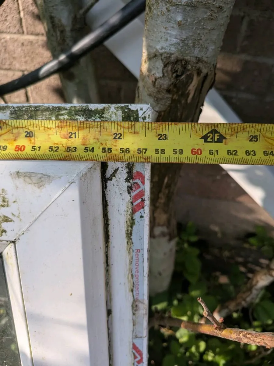 Bathroom window - Image 2