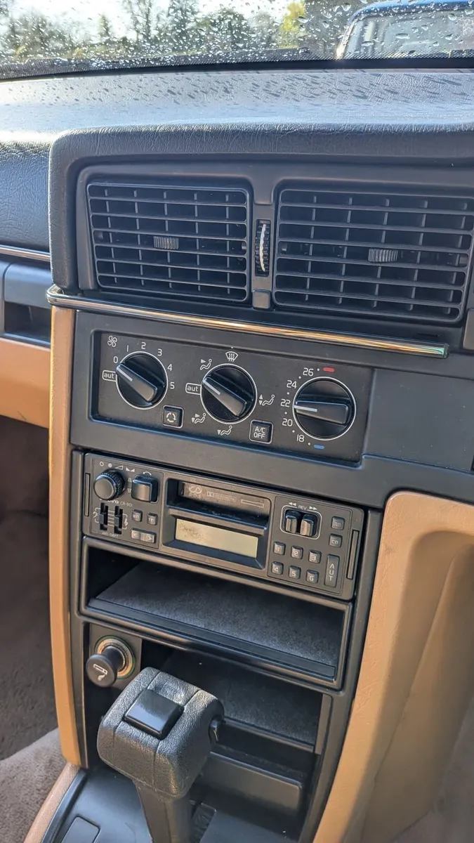 Volvo Other 1991 - Image 2