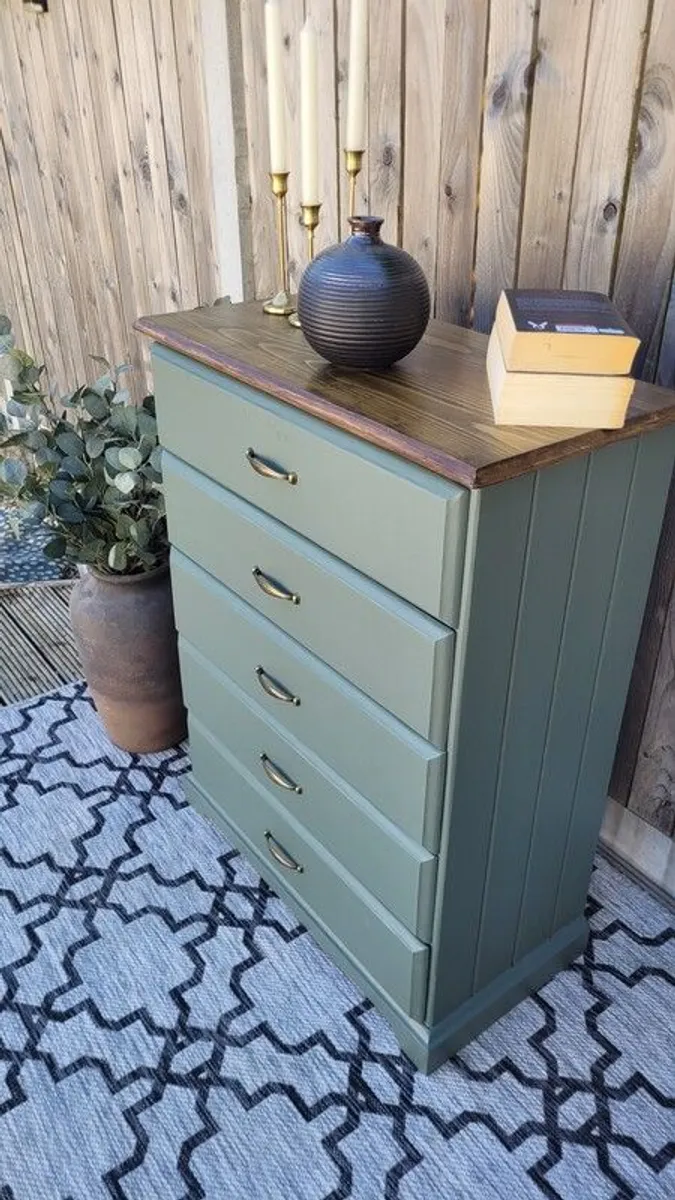 Stunning Customised Solid Wood Chest of drawers. - Image 3