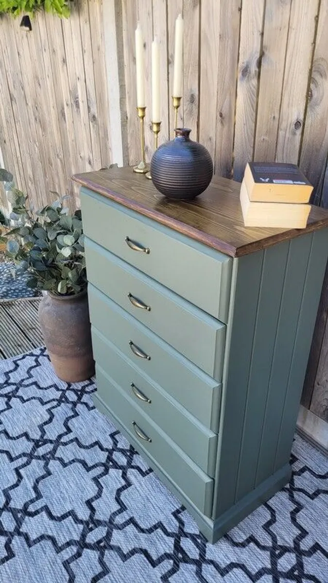 Stunning Customised Solid Wood Chest of drawers. - Image 4