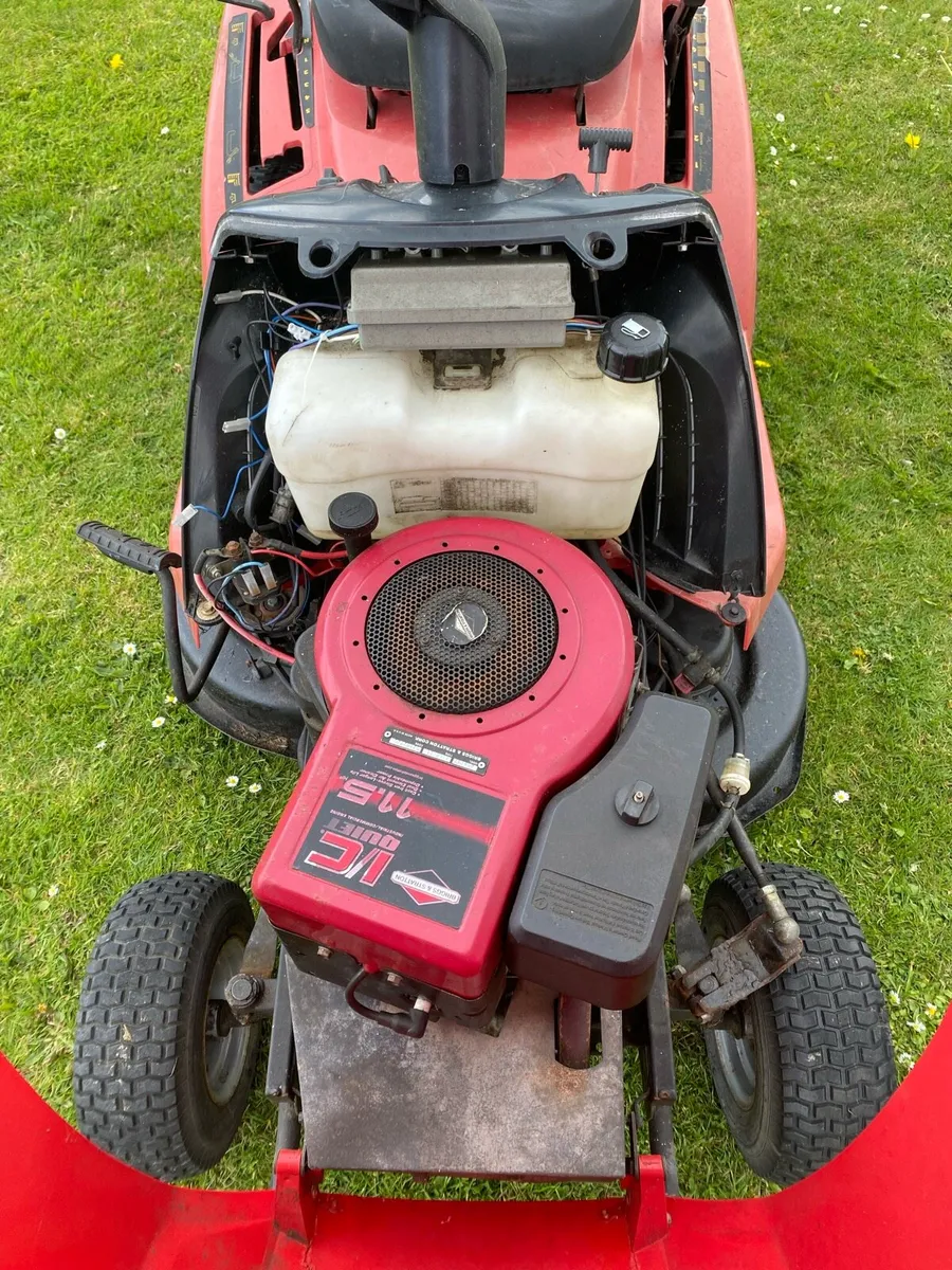 Castlegarden Ride on Mower - Image 3