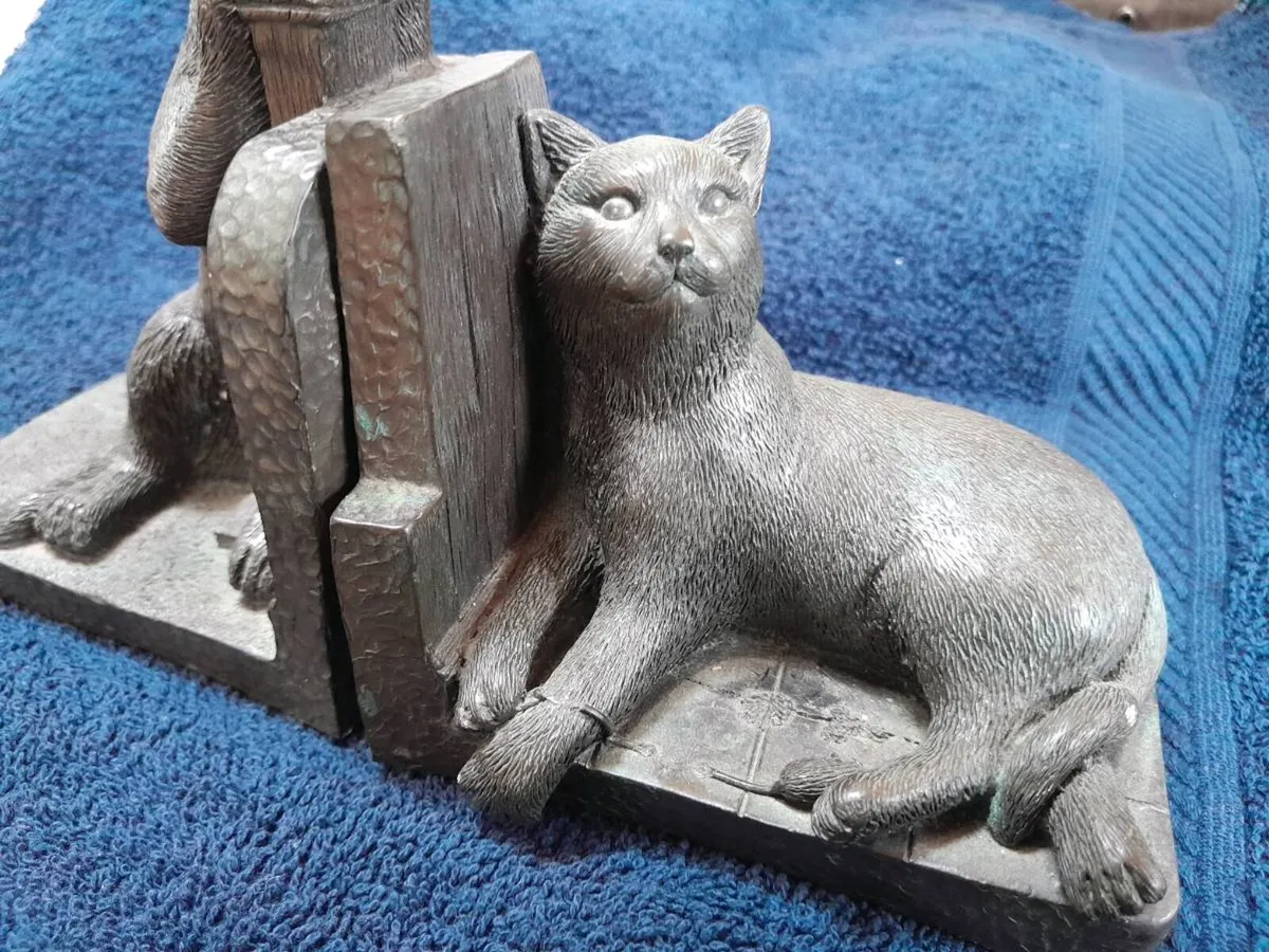 Cat book ends - Image 2