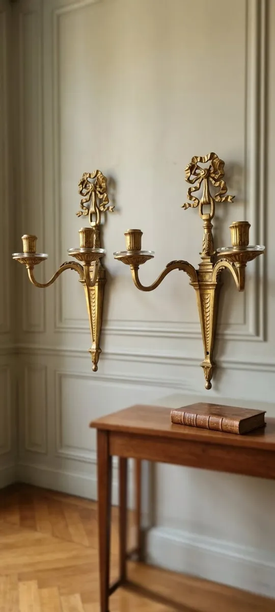 French Neoclassical brass wall sconces - Image 1