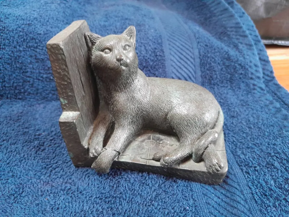 Cat book ends - Image 4