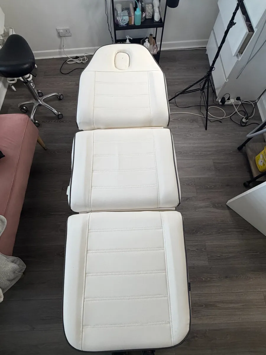 Electric Beauty & Massage couch - Image 3