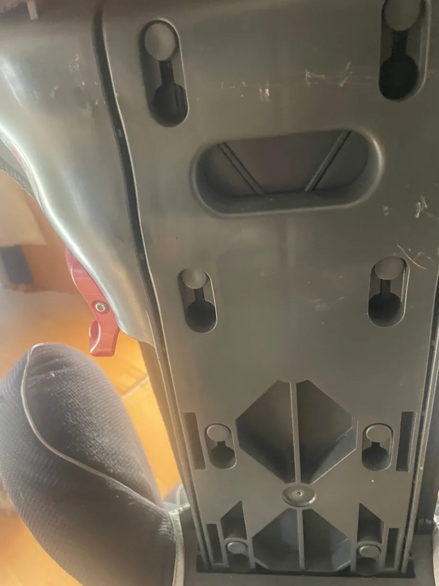 Child Car seat - Image 2