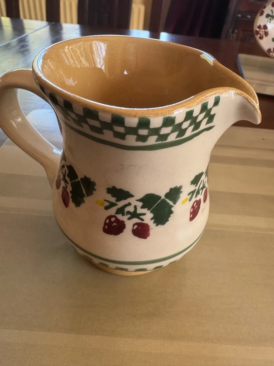 Nicholas Mosse Strawberry milk jug - Image 2