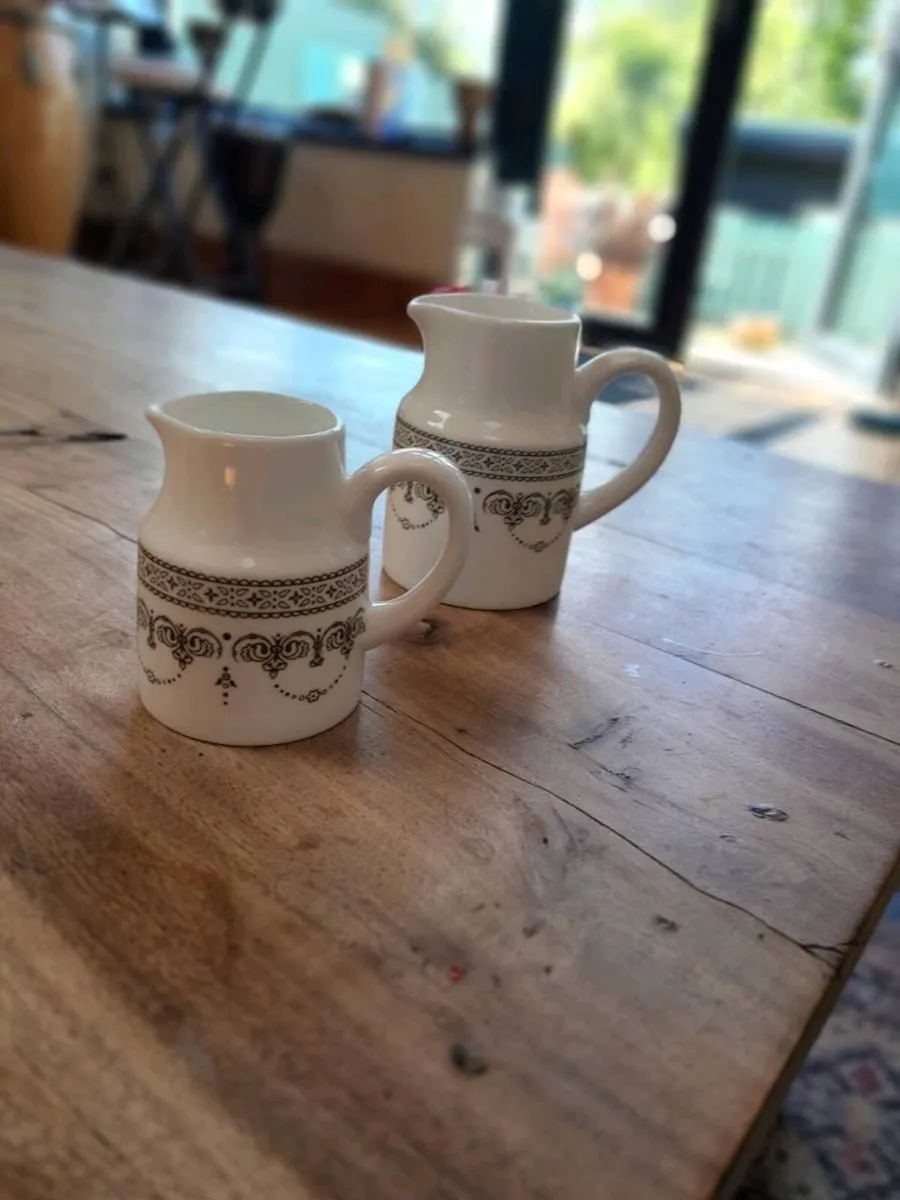 Two wedgewood Tuscan miniature jugs - Image 1