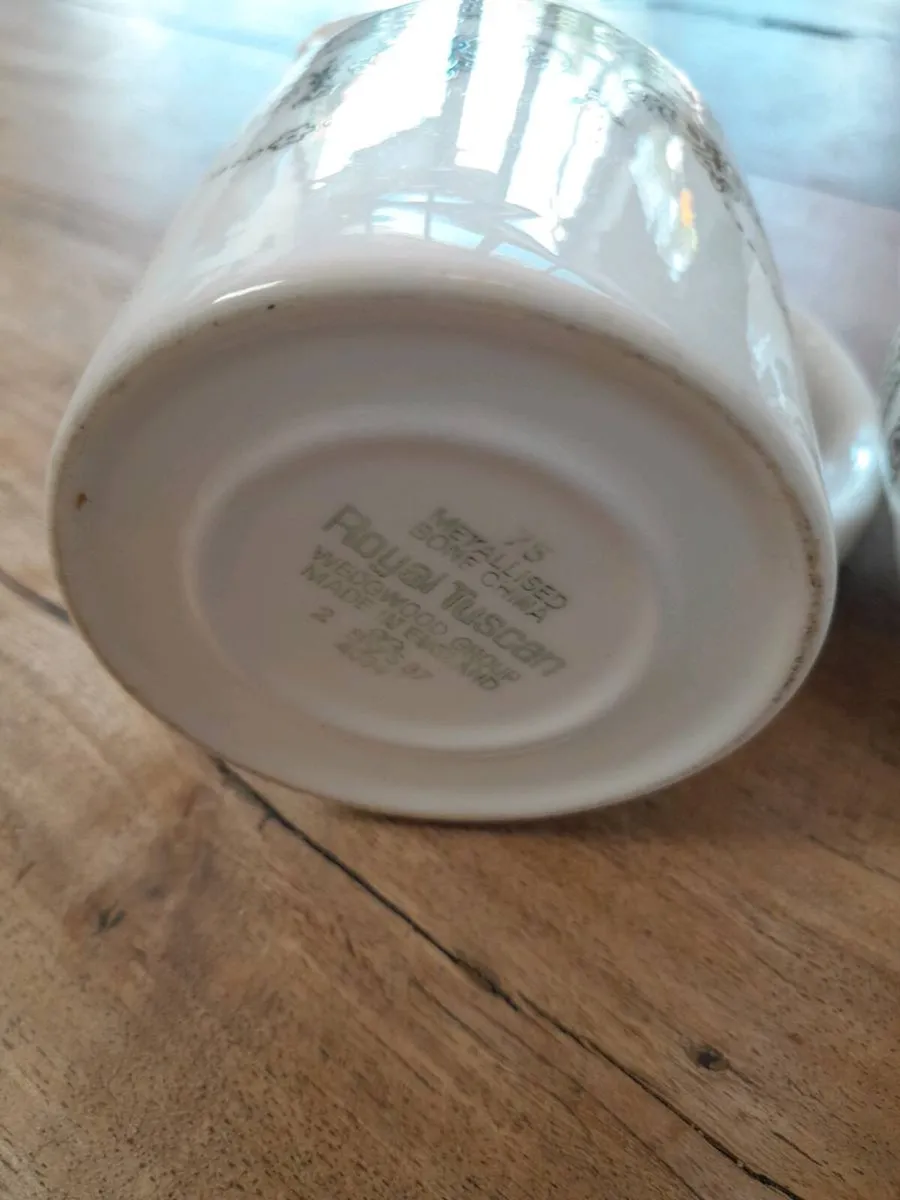 Two wedgewood Tuscan miniature jugs - Image 4