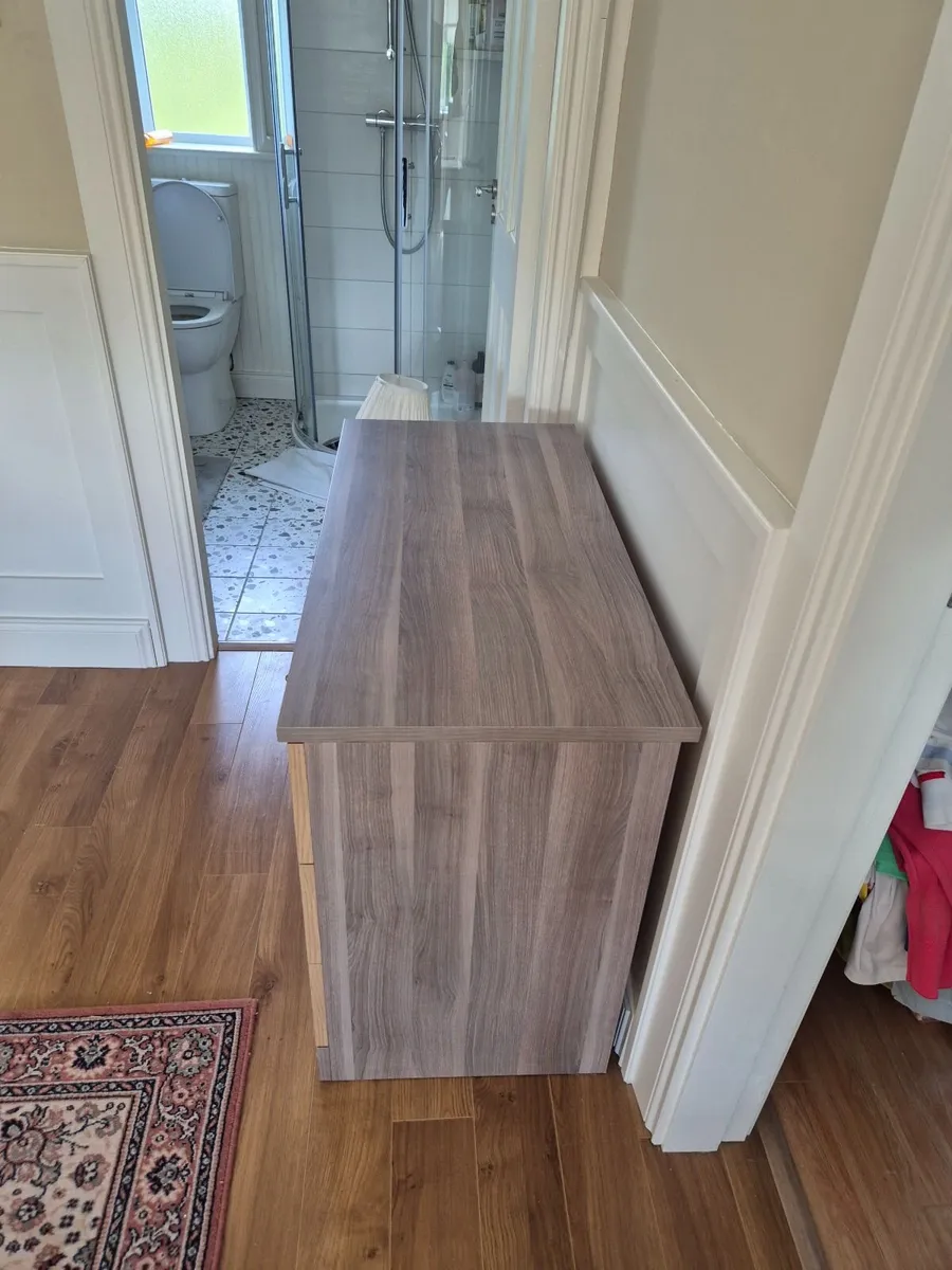 Two Chests of Drawers - Image 1