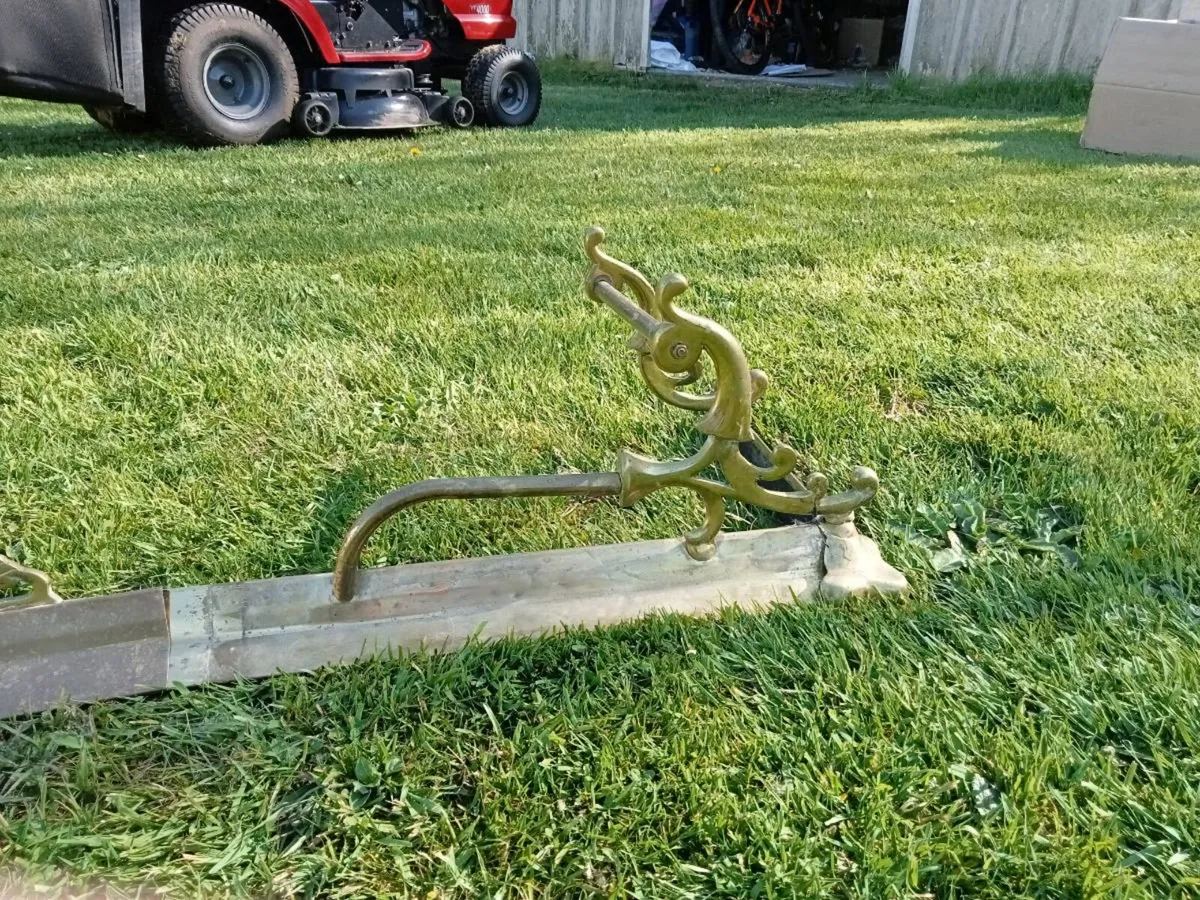 Antique fender - Image 3