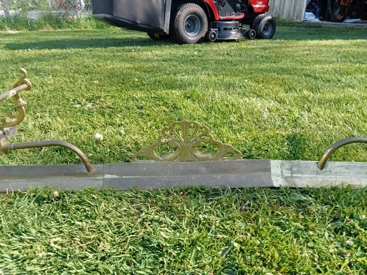 Antique fender - Image 4