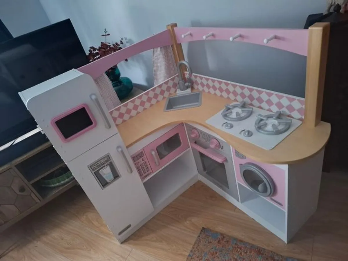 Toy kitchen - Image 1