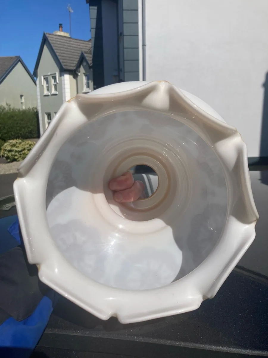 Vintage milk glass light shade free postage - Image 2