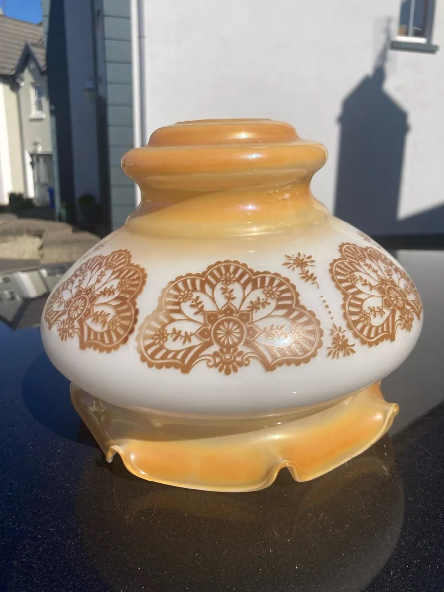 Vintage milk glass light shade free postage - Image 1