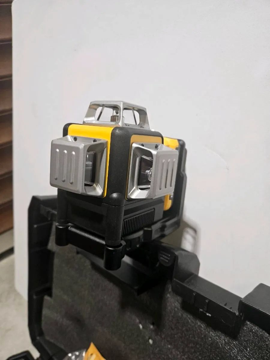 Dewalt Green line lazer level - Image 3