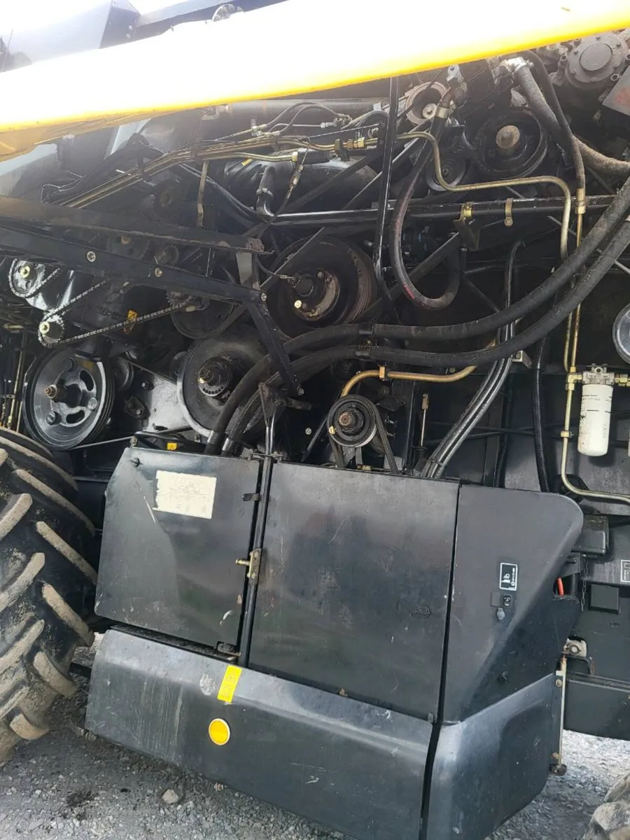 2003 NH CX820 - Image 3