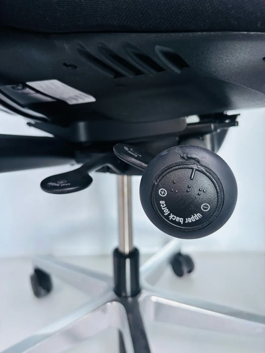 Steelcase office Chair the best chair on the marke - Image 3