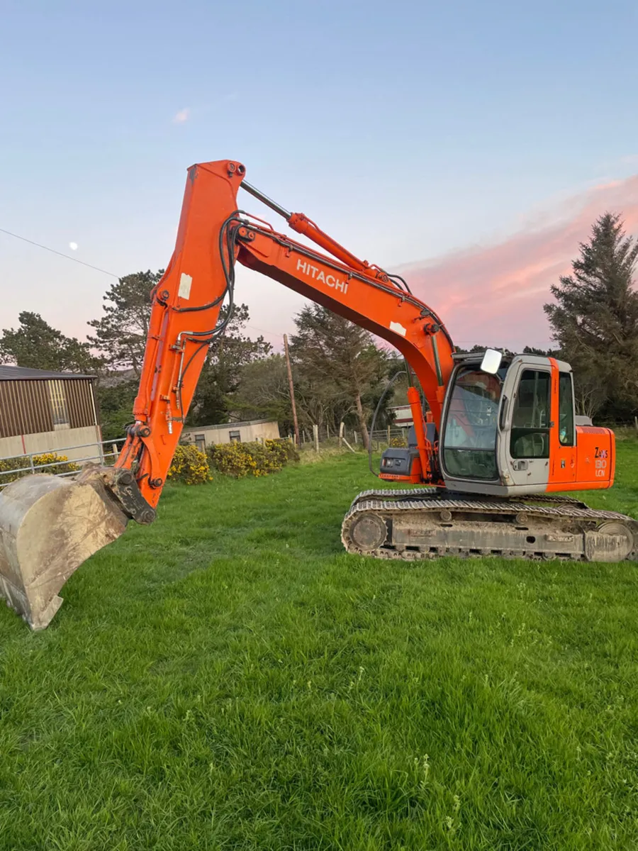 Hitachi 130 -1 - Image 1