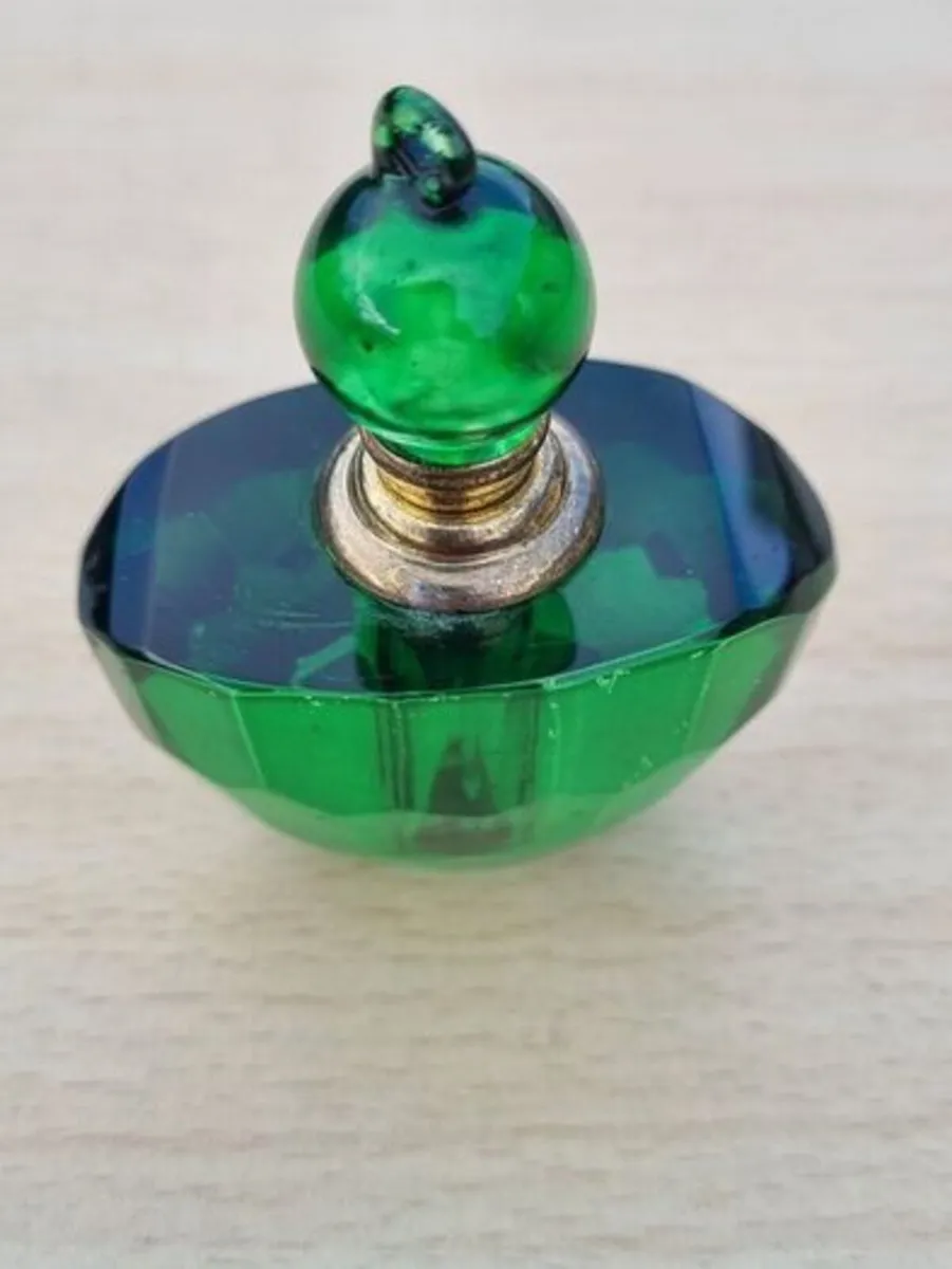 Art Deco Green Perfume Bottle - Image 4