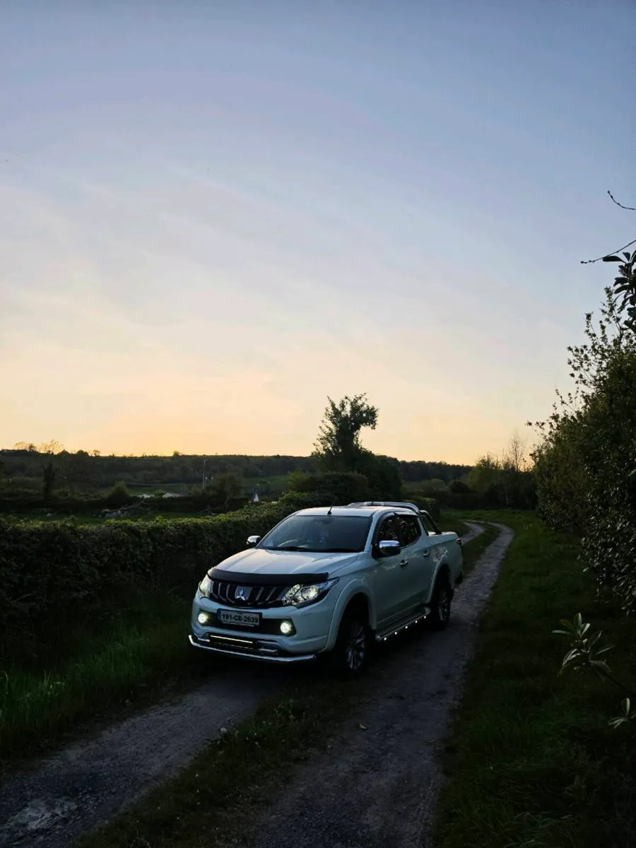 Mitsubishi L200 Barbarian Auto - Image 2