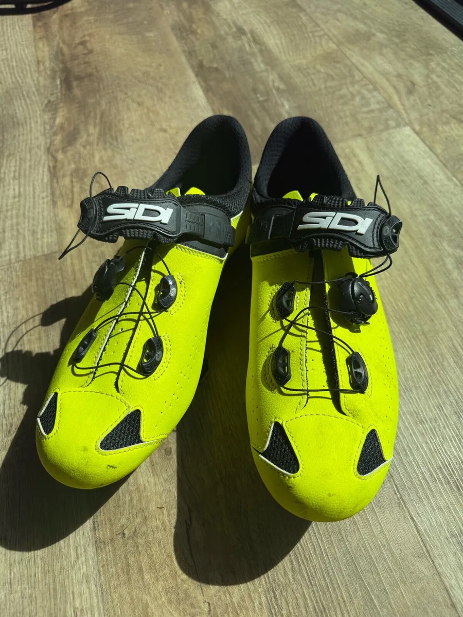 Cycling shoes - Image 2