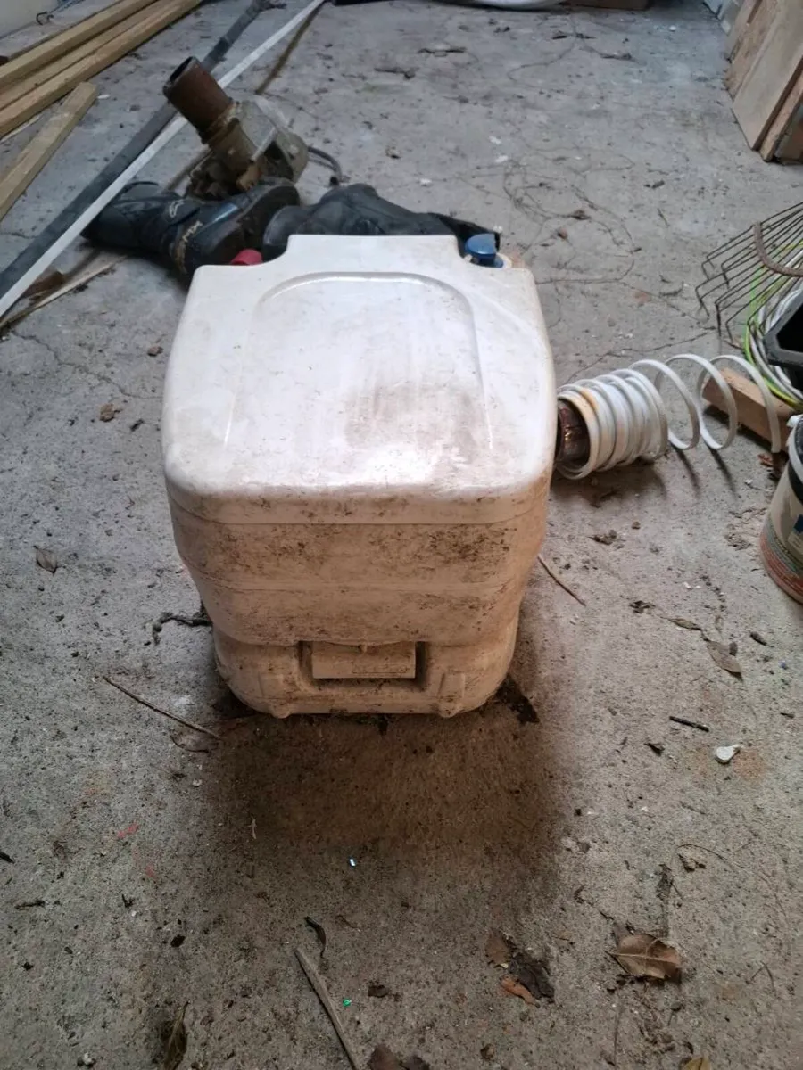 Camper toilet - Image 1