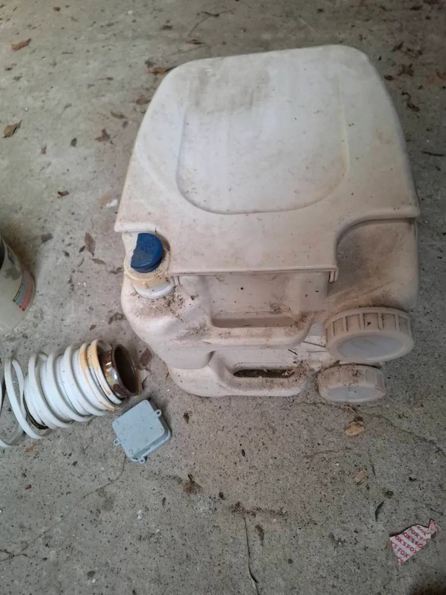 Camper toilet - Image 2